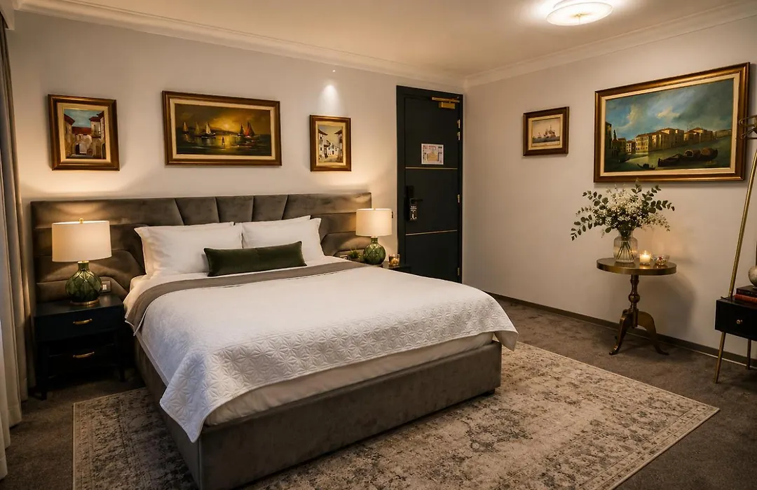 The Square Hotel-1