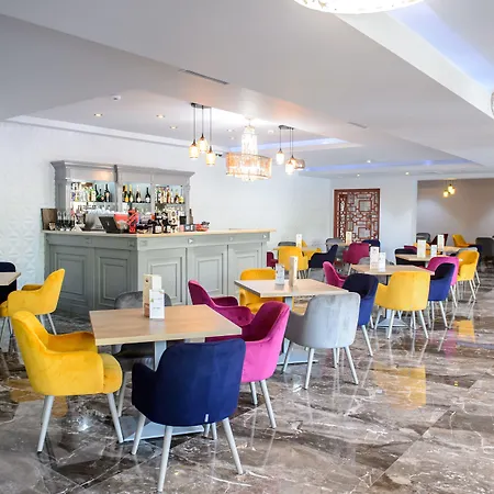 Royal Class Hotel-3